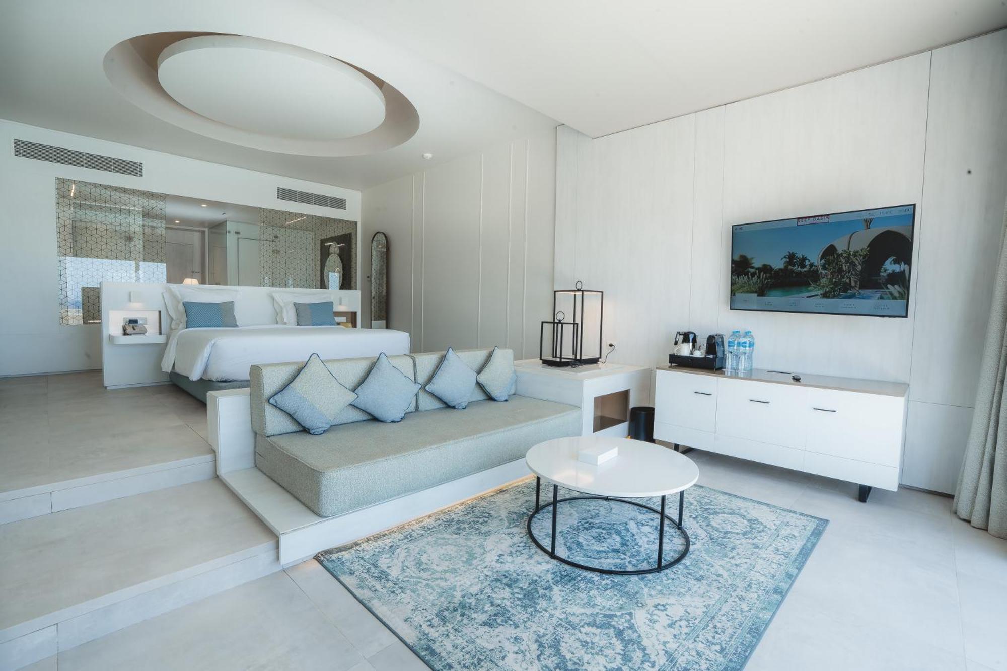 Swim up Private Pool Suite